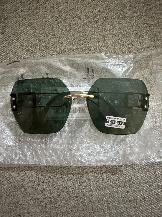 Accessories - Women’s Sunglasses